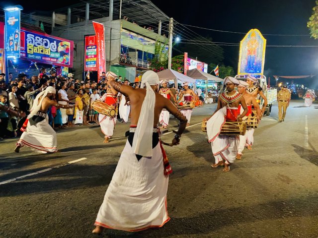 Dambadeniya Esala Perahera